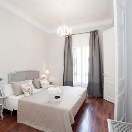 Modern Apart Saint-tropez 8+ * Saint-Tropez